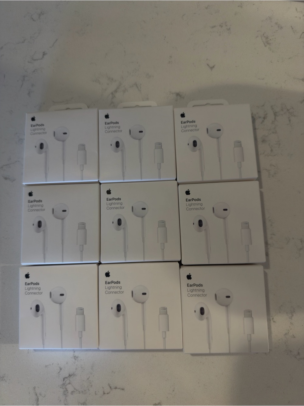 Apple EarPods Lightning Connector - White (Bulk Pack of 9)